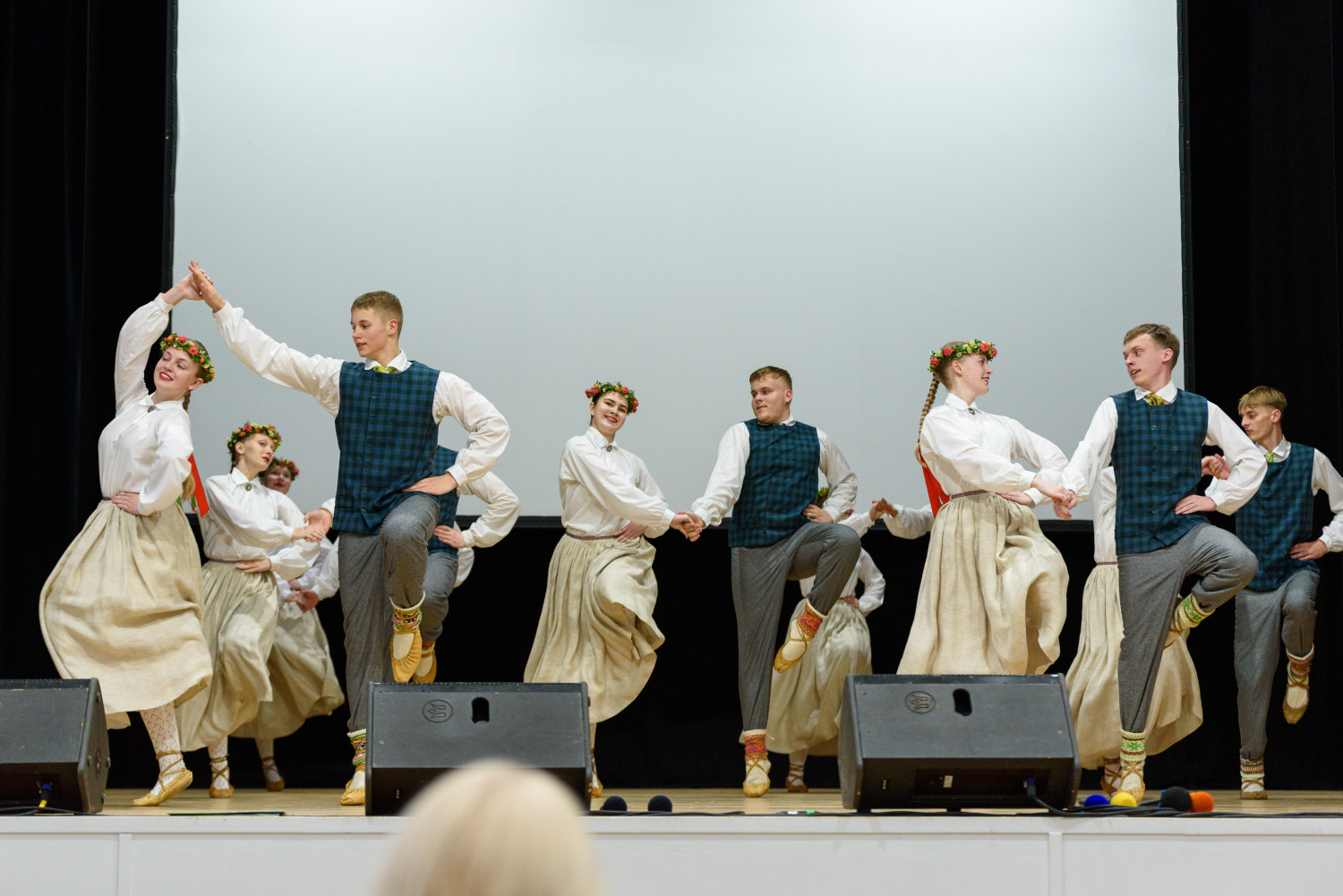 XIII Latvijas Skolu jaunatnes dziesmu un deju svētku ieskaņas koncerts “Dziesmā un dejā savīties”