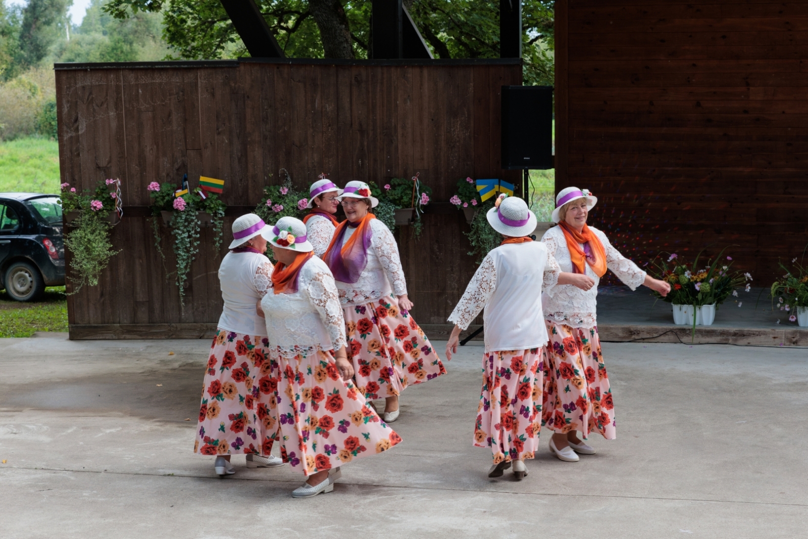 Starptautiskais senioru deju festivāls "Mēs bijām trīs māsiņas"