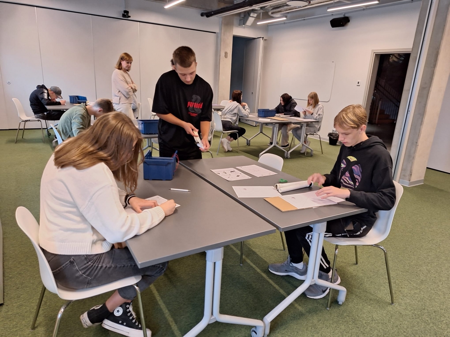 Preiļu 1. pamatskolas skolēni dodas mācību ekskursijā uz Cēsu Kosmosa izziņas centru