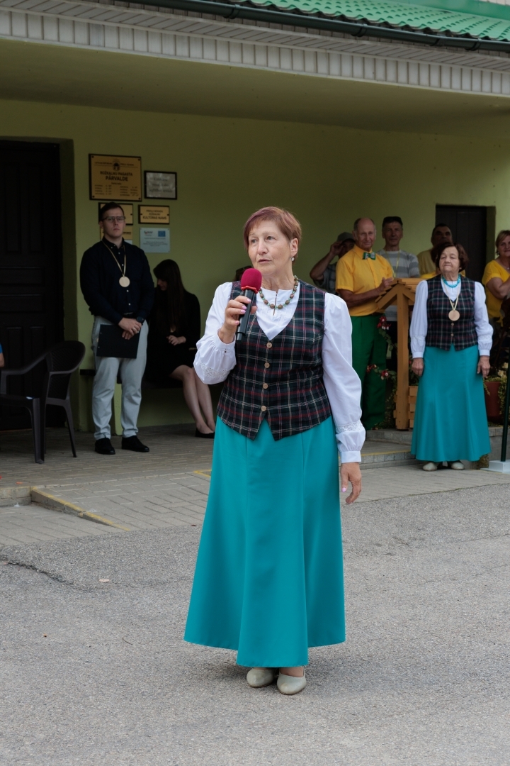 Koncerts Rožkalnu Kultūras namā "Ar saulainu smaidu deju virpulī"