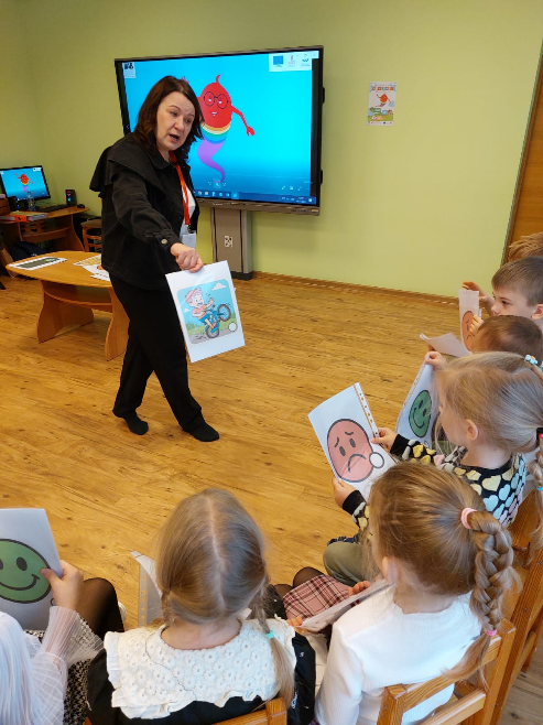 Preiļu PII “Pasaciņa” piedalījās nodarbībā “Drošības ekspedīcija”