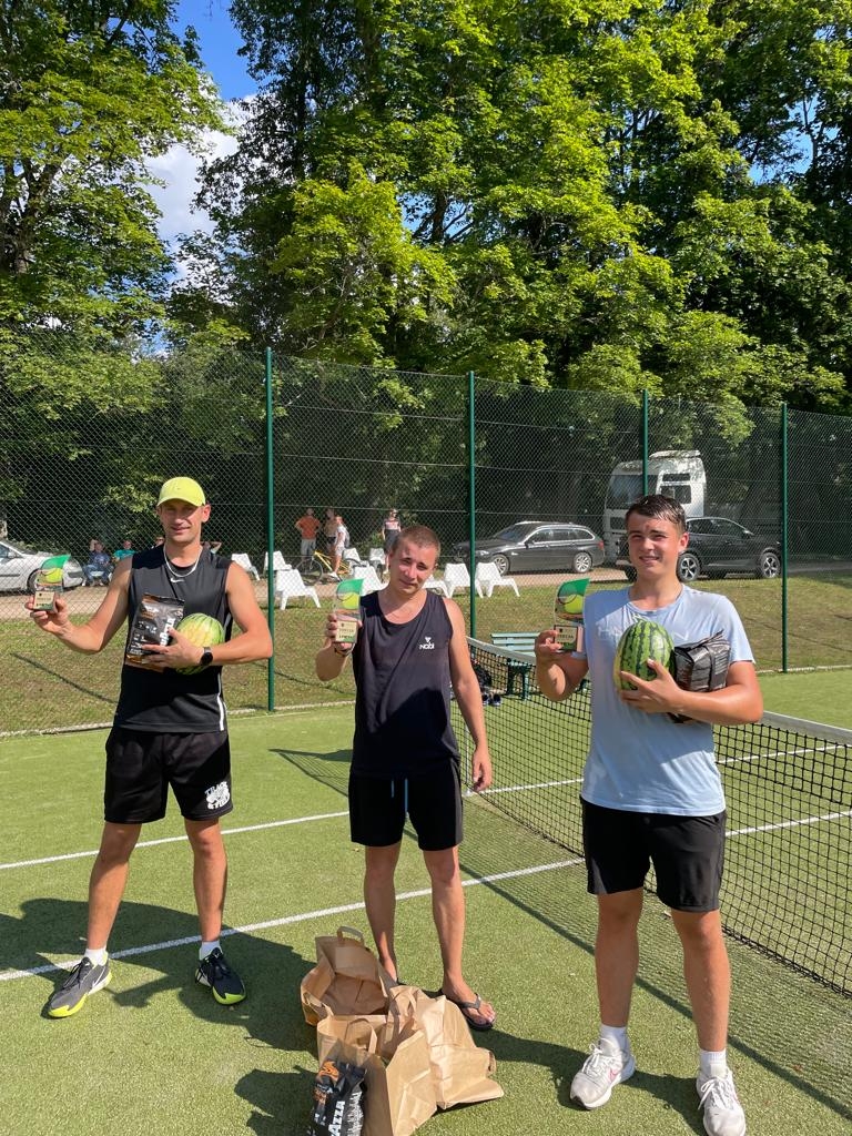 Sportisti Preiļu pilsētas svētkos izbauda procesu un sniedz prieku skatītāju acīm