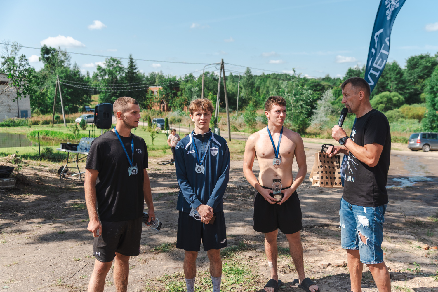 Kamencys trokū skriejīns "Voguls i Vabaļa": 