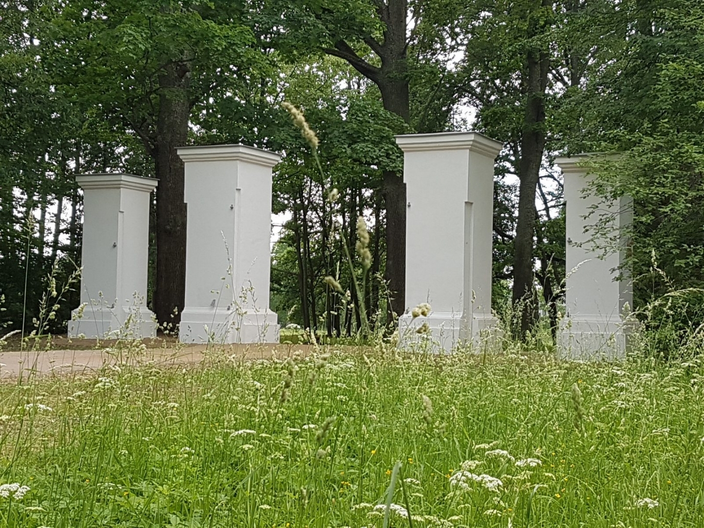 “Latvijas Būvniecības gada balvai 2019” pieteikti restaurētie Preiļu parka Galveno vārtu stabi