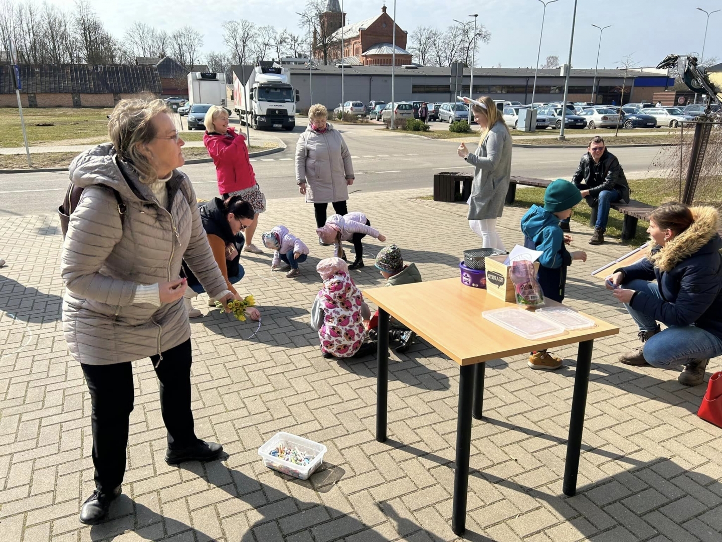 Jauniešu centrā “ČETRI” notika Lieldienu aktivitātes bērniem “Pakaļdzīšanās Lieldienu zaķim”