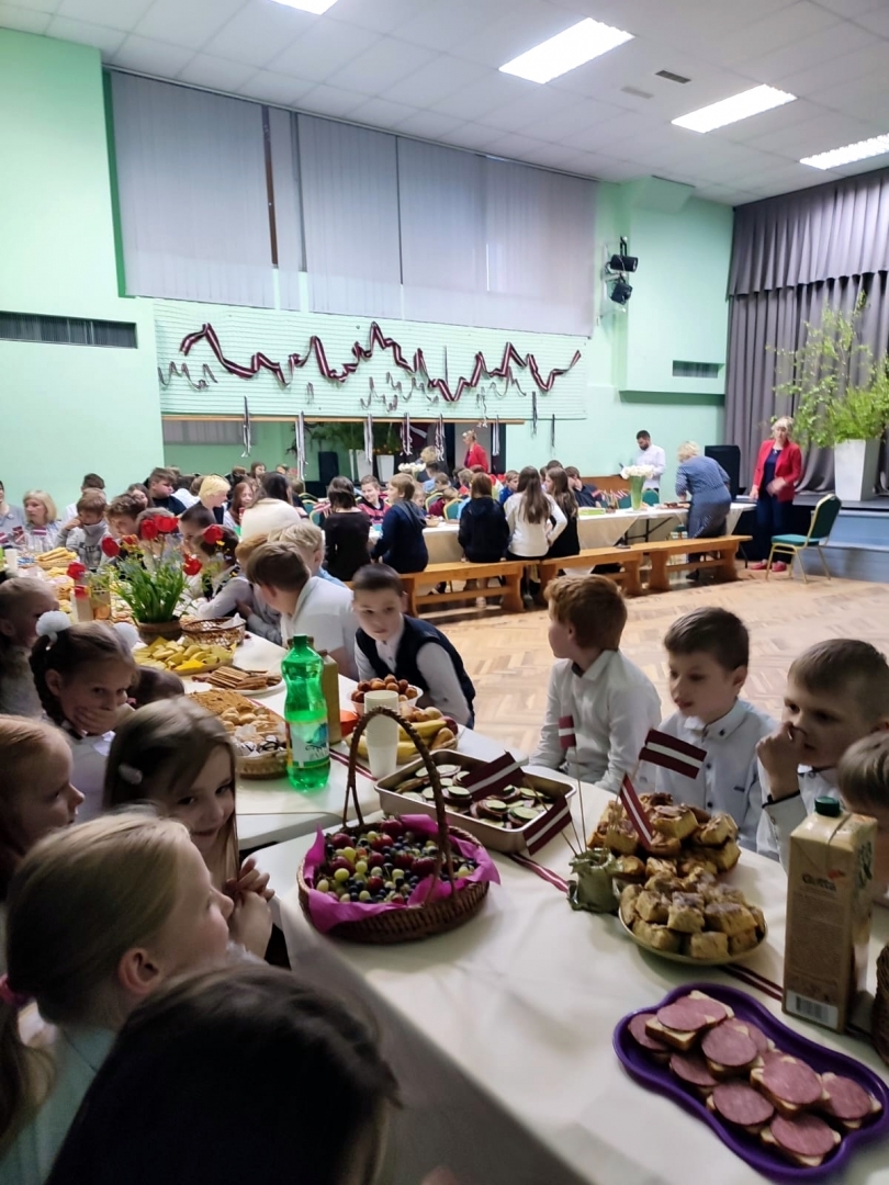 Baltā galdauta svētki Vārkavas pamatskolā