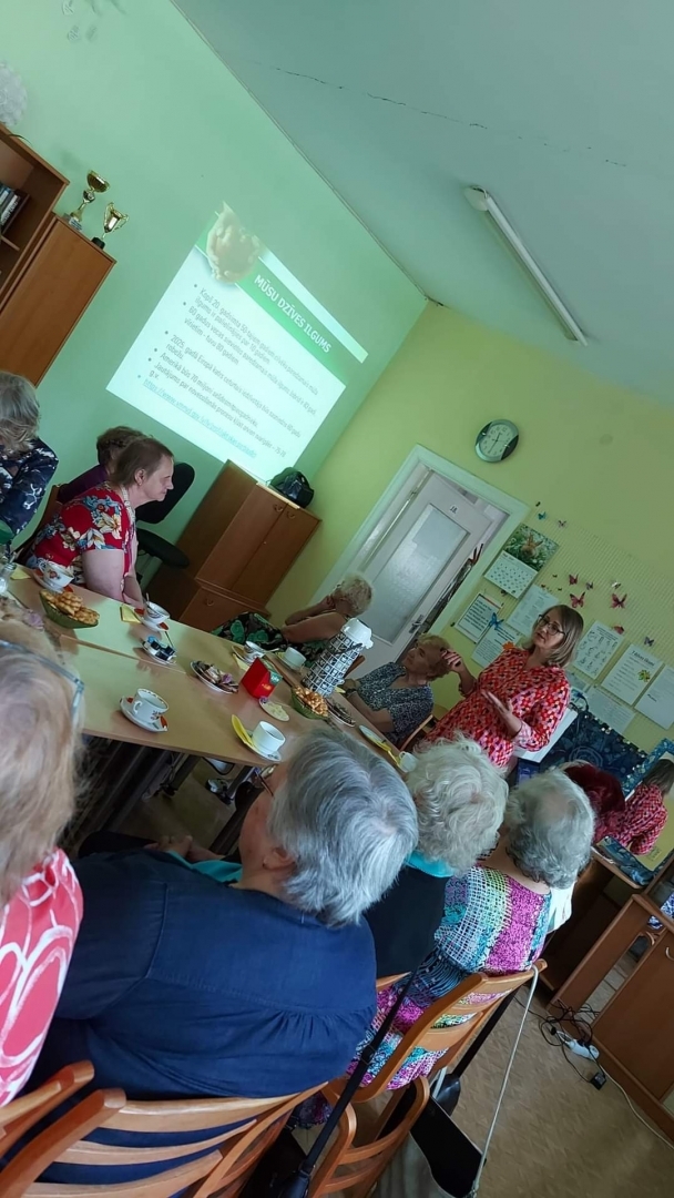 Preiļu novada Pensionāru biedrībā norisinājās informatīvā lekcija “Tavai veselībai!”