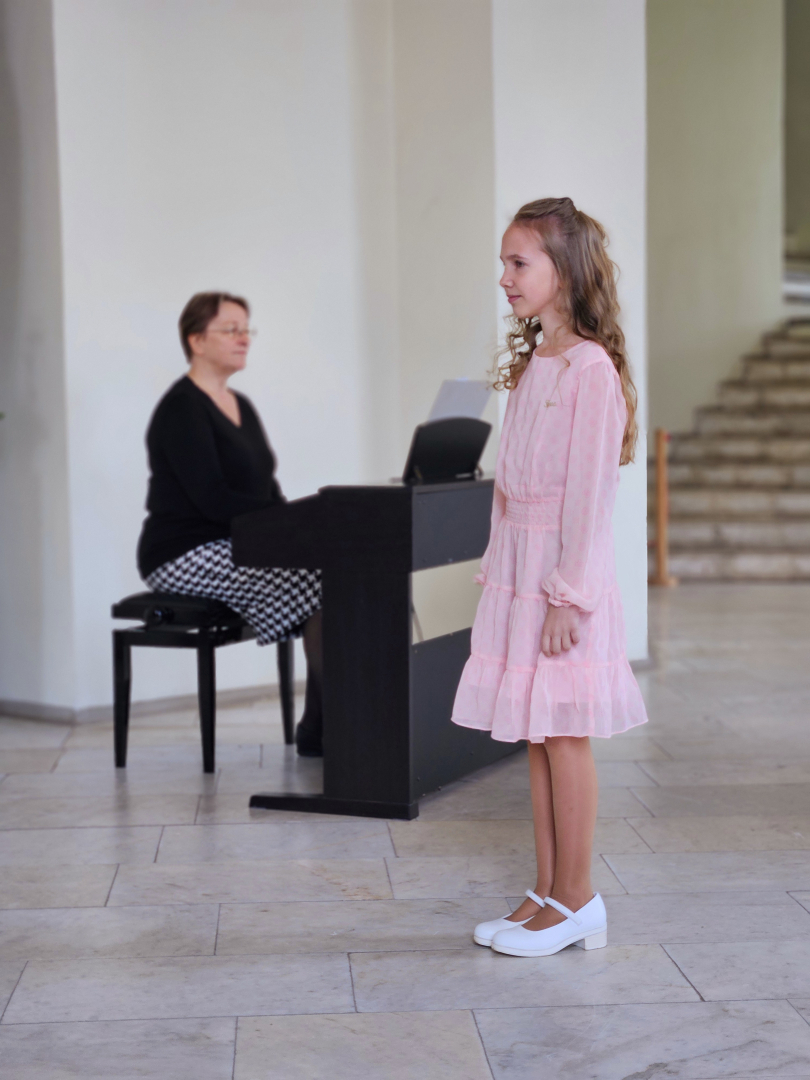  Aglonā aizvadīts XX Latvijas mūzikas skolu Jauno vokālistu konkurss "Dziedu Dievmātei"