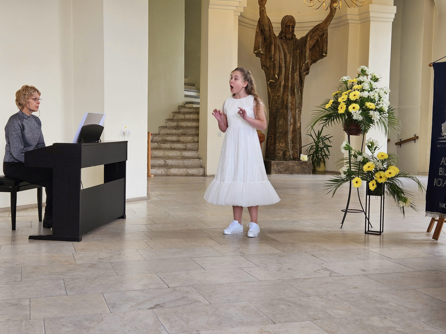  Aglonā aizvadīts XX Latvijas mūzikas skolu Jauno vokālistu konkurss "Dziedu Dievmātei"