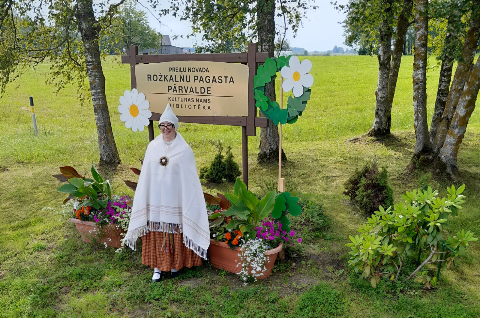 Biedrība “Vārkavas novada pensionāri”  ir realizējusi ELFLA Līderu projektu “Tautas tērpu iegāde folkloras kopai “Dzeipurs”