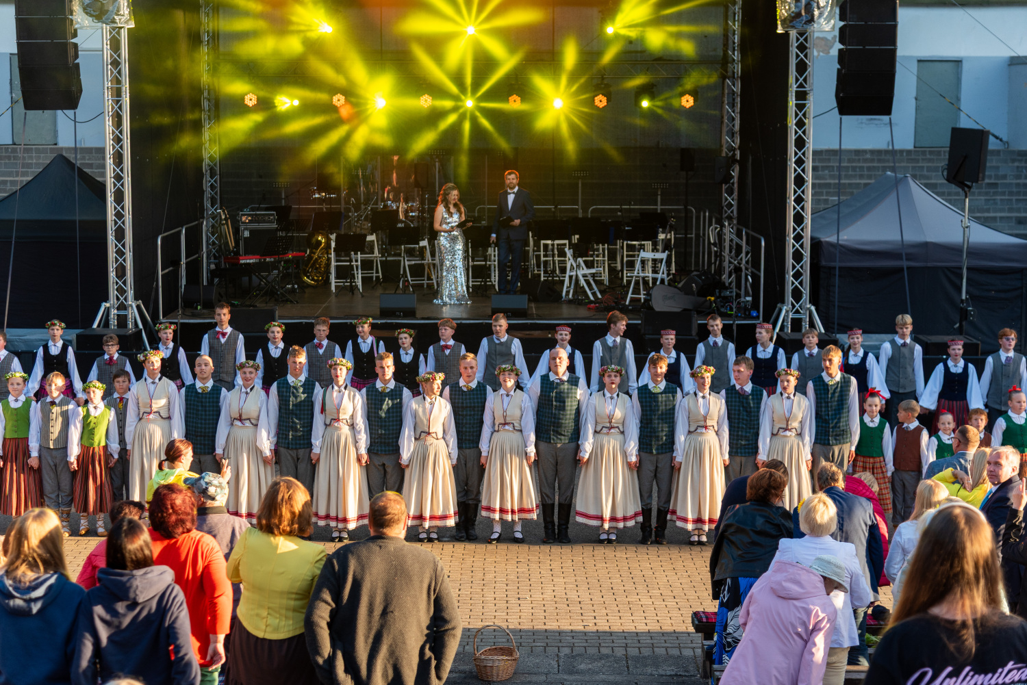 Svētku koncertprogramma (pilsētas svētku 2. diena)