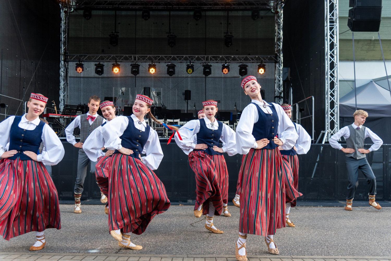 Svētku koncertprogramma (pilsētas svētku 2. diena)