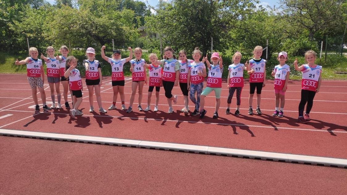 Aizvadītas vieglatlētikas sacensības četrcīņā U-10, U-12 grupām