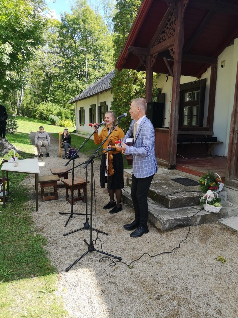 “Jasmuižā” aizvadītas literāri muzikālas Dzejas dienas