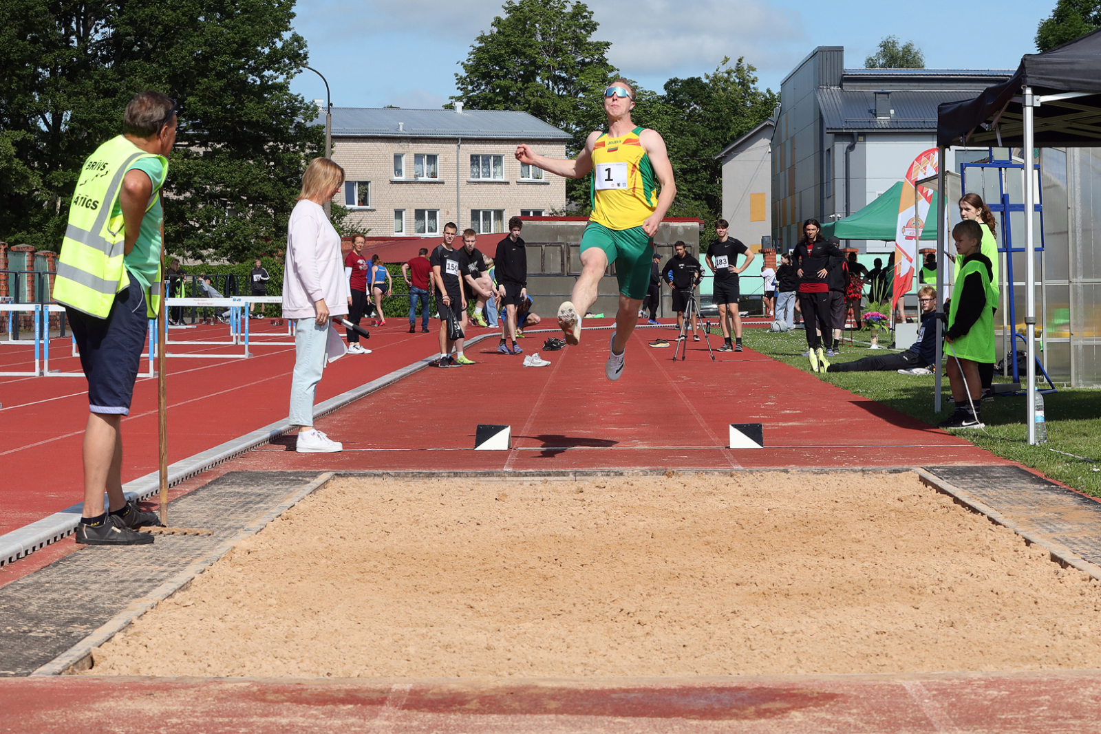 Preiļu stadionā sportiski svinam 2025. gada Jāņus 