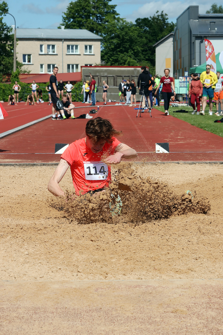 Preiļu stadionā sportiski svinam 2025. gada Jāņus 