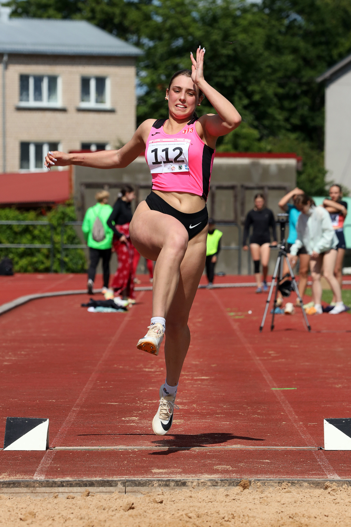 Preiļu stadionā sportiski svinam 2025. gada Jāņus 