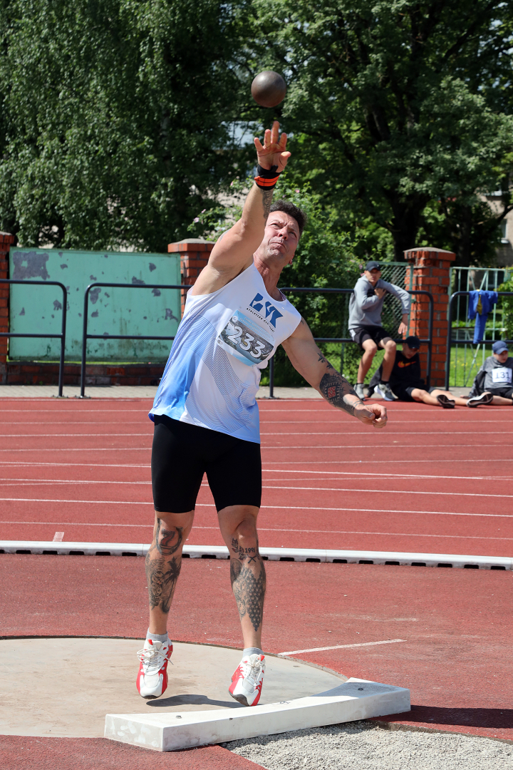 Preiļu stadionā sportiski svinam 2025. gada Jāņus 