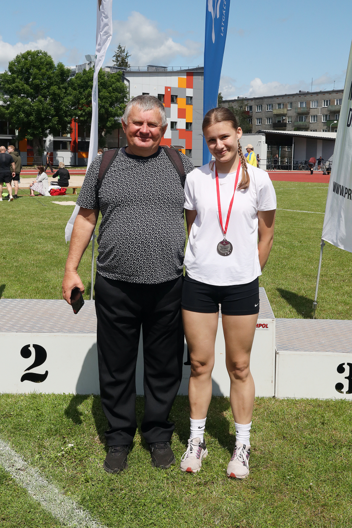 Preiļu stadionā sportiski svinam 2025. gada Jāņus 