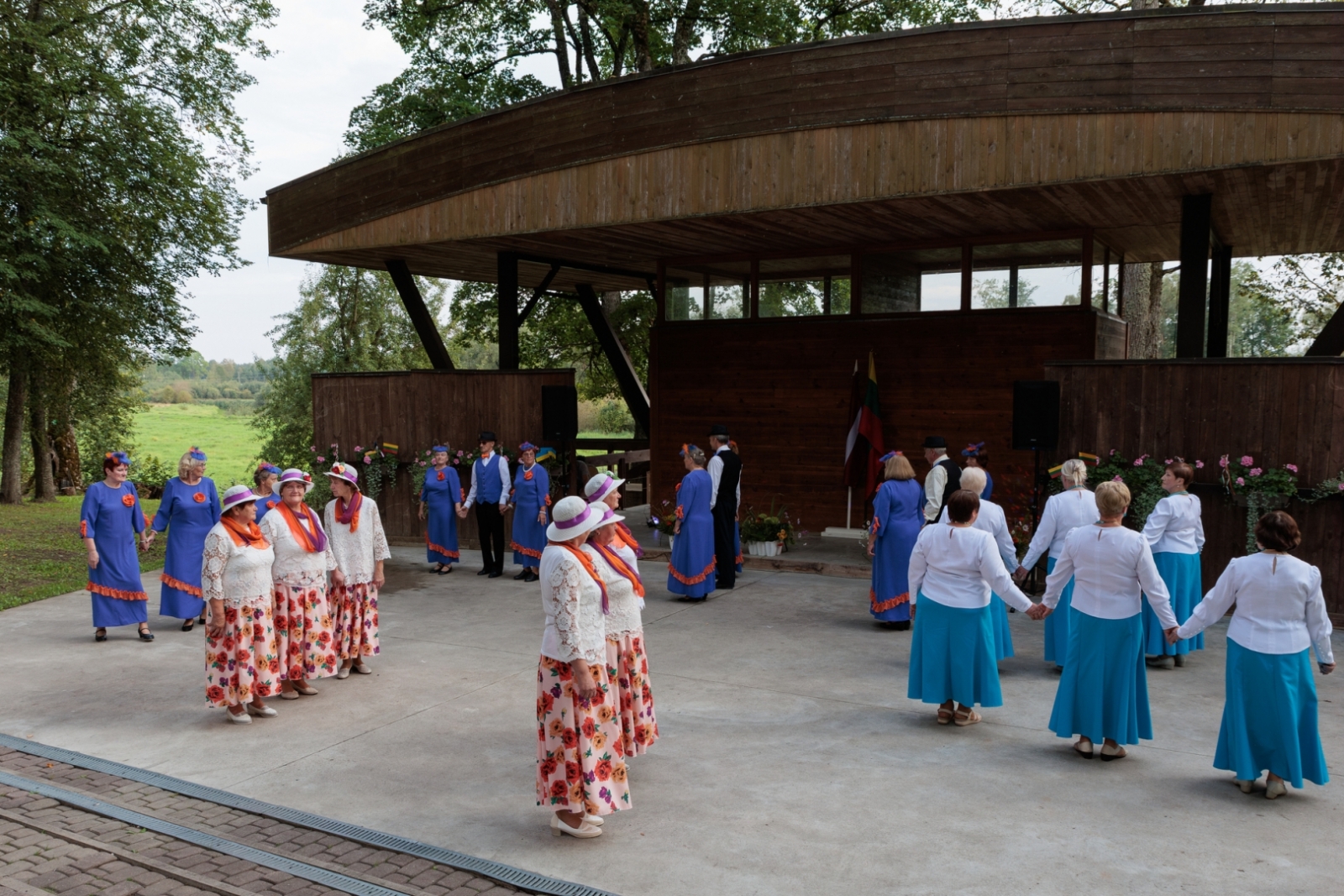 Starptautiskais senioru deju festivāls "Mēs bijām trīs māsiņas"