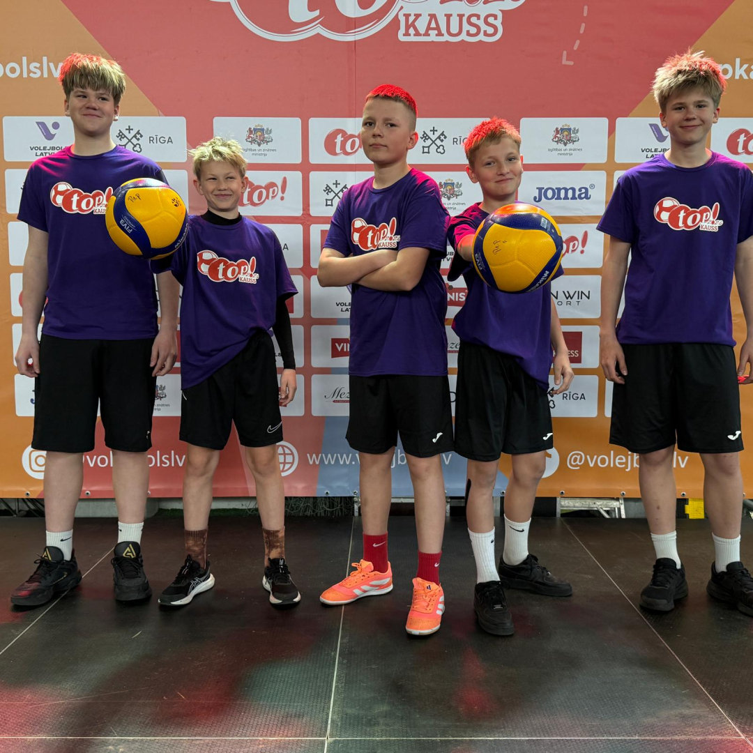Preiļu 1. pamatskolas jaunajām volejbolistēm 2. vieta “top!” kausā
