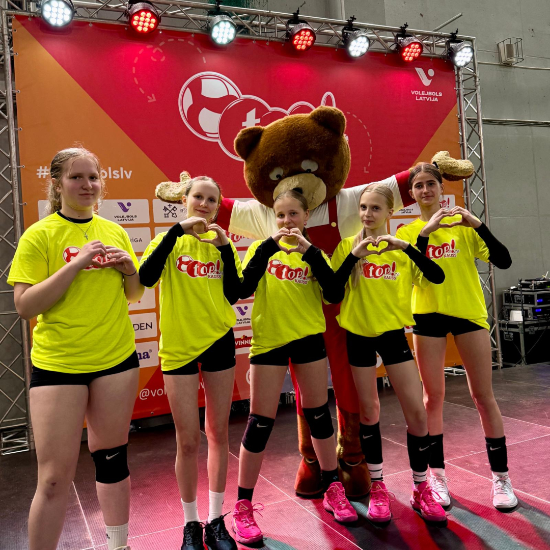 Preiļu 1. pamatskolas jaunajām volejbolistēm 2. vieta “top!” kausā