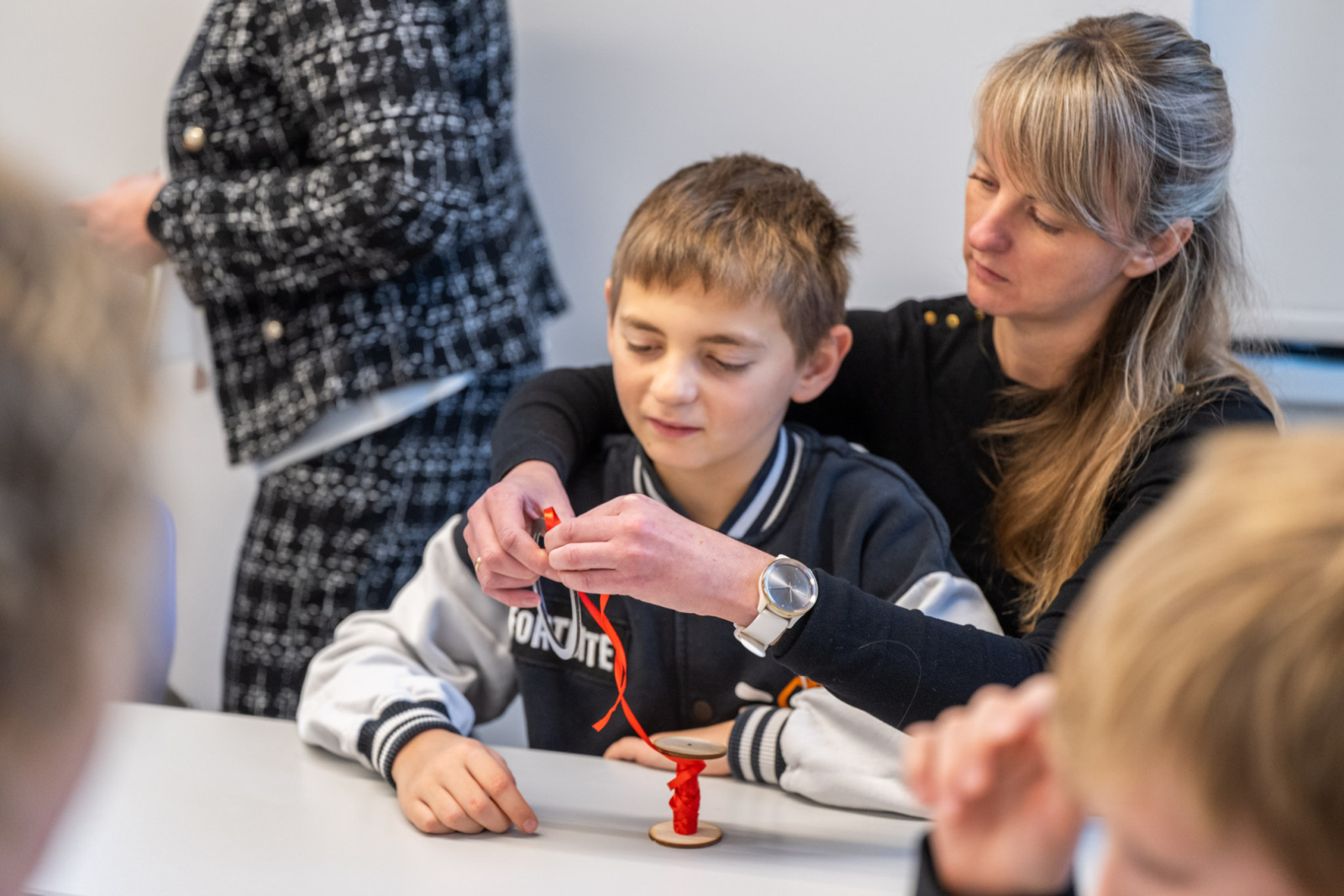 Pašvaldības pārstāvji piedalās kopienu saliedējošā pasākumā “Veselīgi un priecīgi Ziemassvētki” Utenas muižā