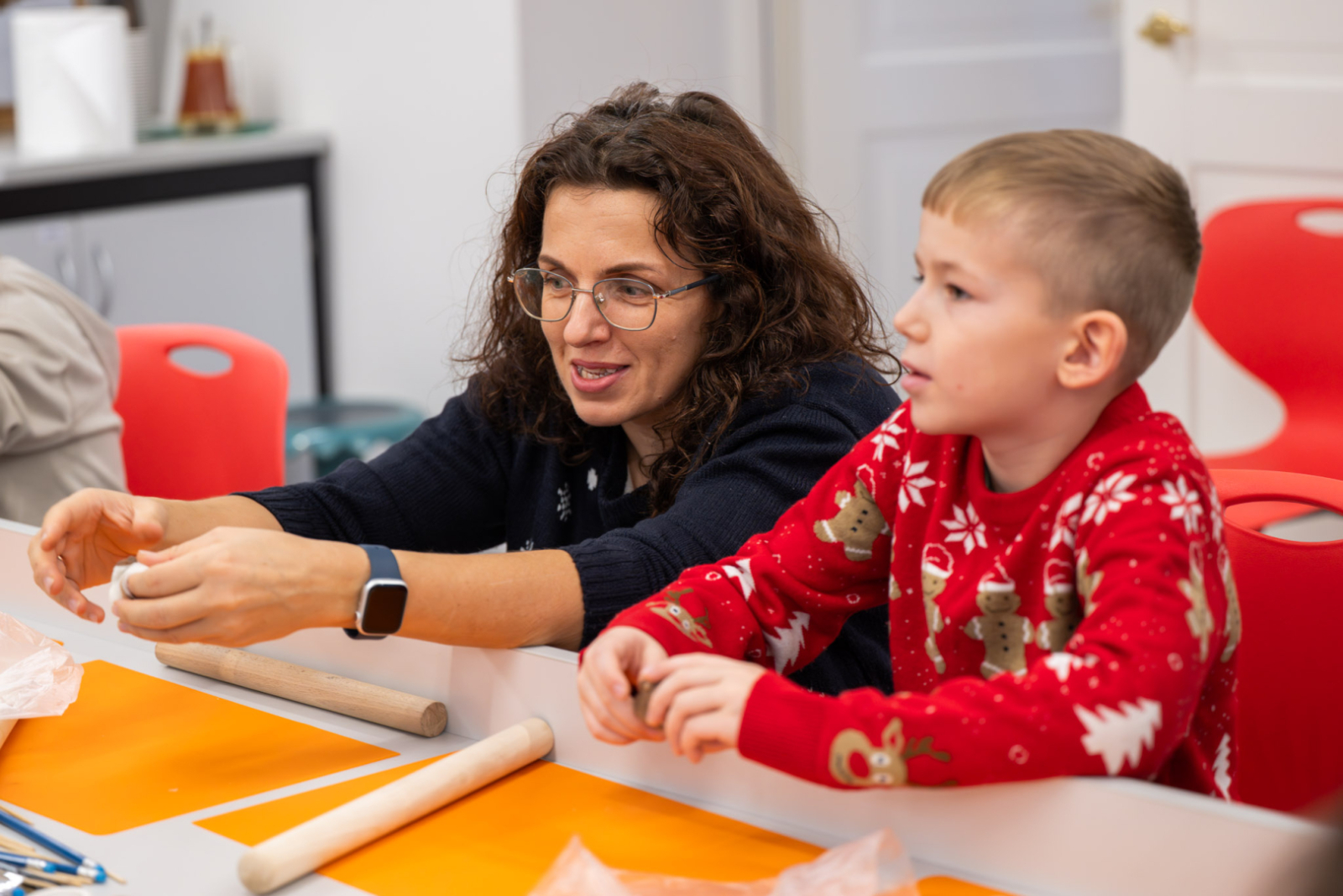 Pašvaldības pārstāvji piedalās kopienu saliedējošā pasākumā “Veselīgi un priecīgi Ziemassvētki” Utenas muižā