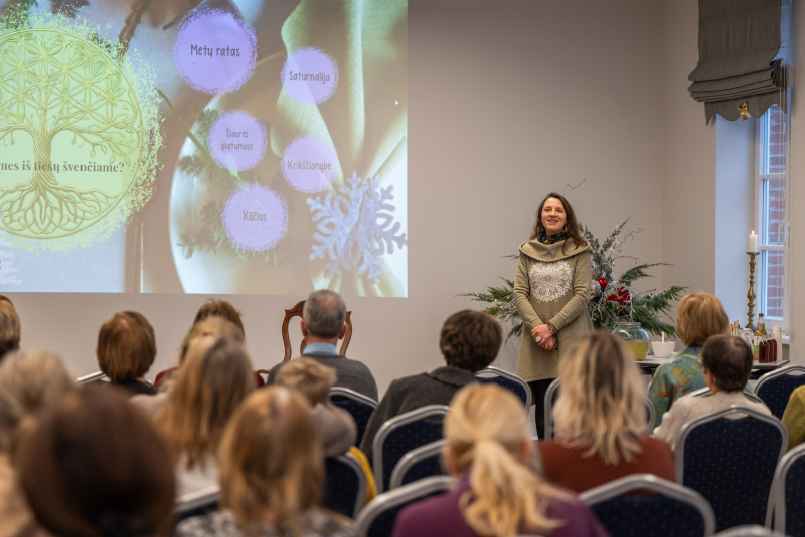 Pašvaldības pārstāvji piedalās kopienu saliedējošā pasākumā “Veselīgi un priecīgi Ziemassvētki” Utenas muižā