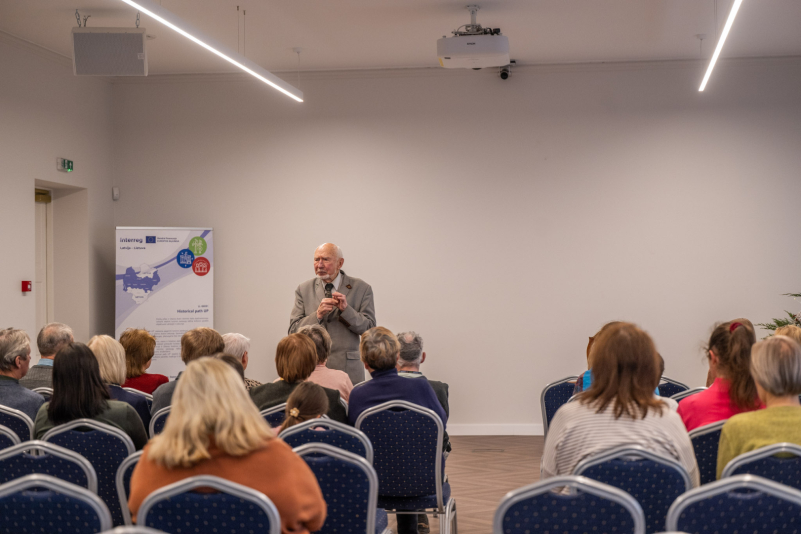 Pašvaldības pārstāvji piedalās kopienu saliedējošā pasākumā “Veselīgi un priecīgi Ziemassvētki” Utenas muižā