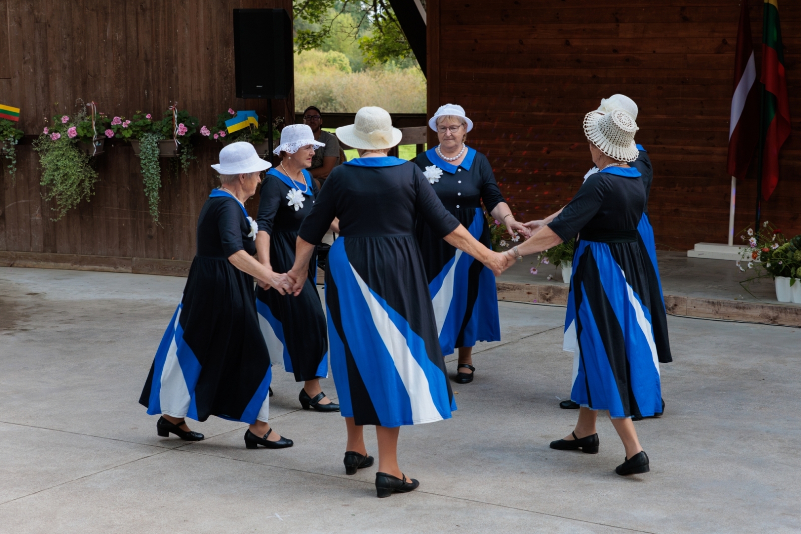 Starptautiskais senioru deju festivāls "Mēs bijām trīs māsiņas"