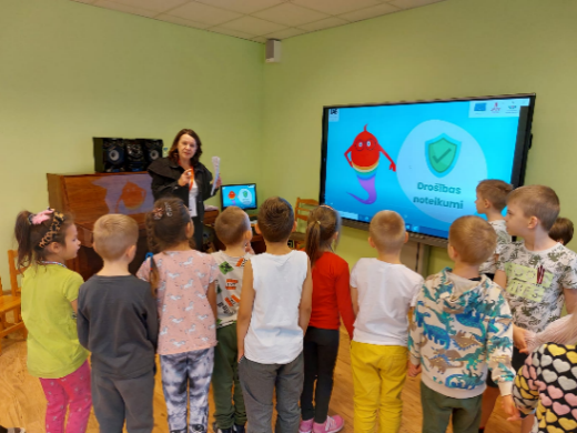 Preiļu PII “Pasaciņa” piedalījās nodarbībā “Drošības ekspedīcija”