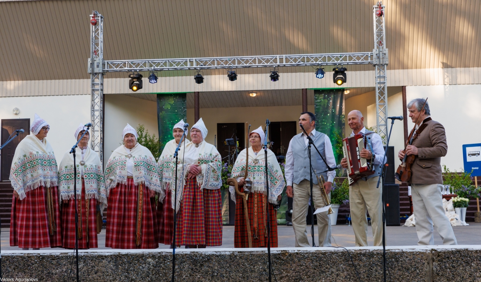 Vasaras sezonas atklāšana Riebiņu parka estrādē