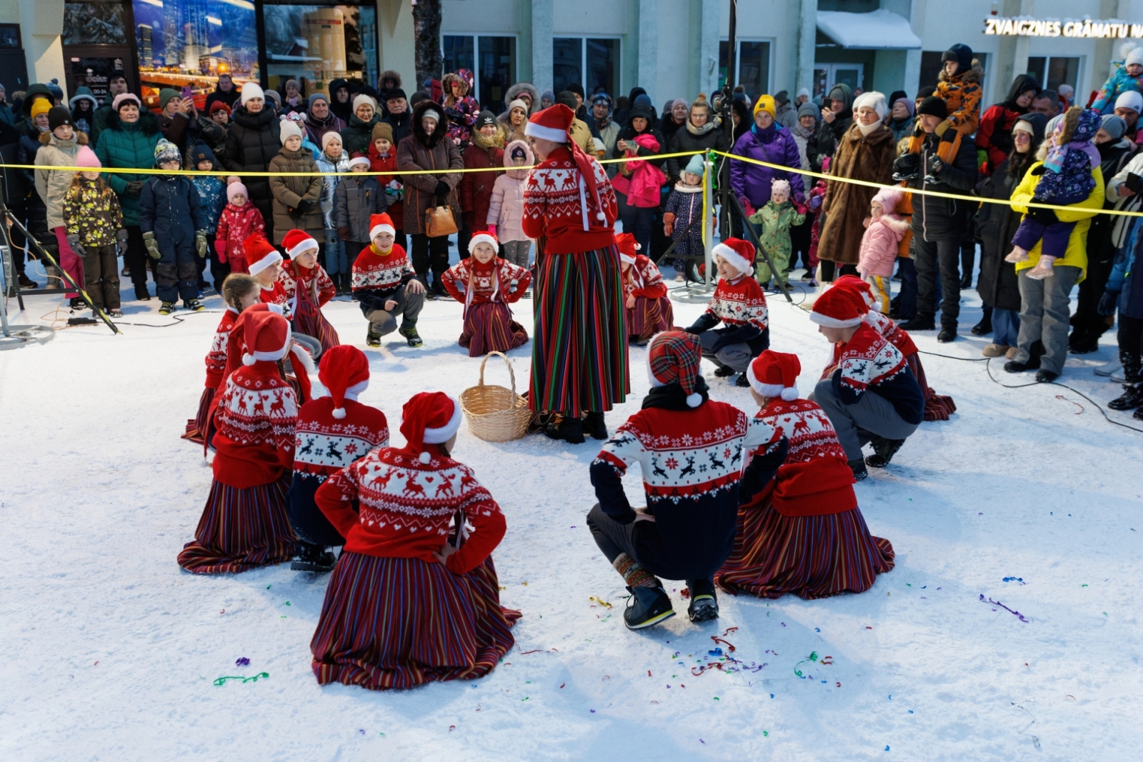 Pilsētas egles iedegšana "Sapnis pie eglītes"