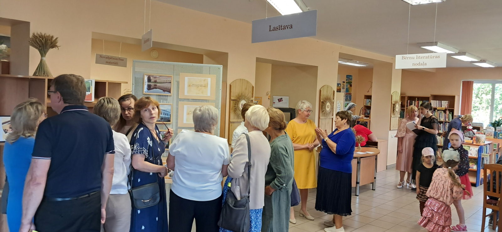 Atzīmējot Aglonas bibliotēkas 80 gadu dzimšanas dienu, īstenots mazo grantu projektu konkursa projekts “80 gadi kopā”