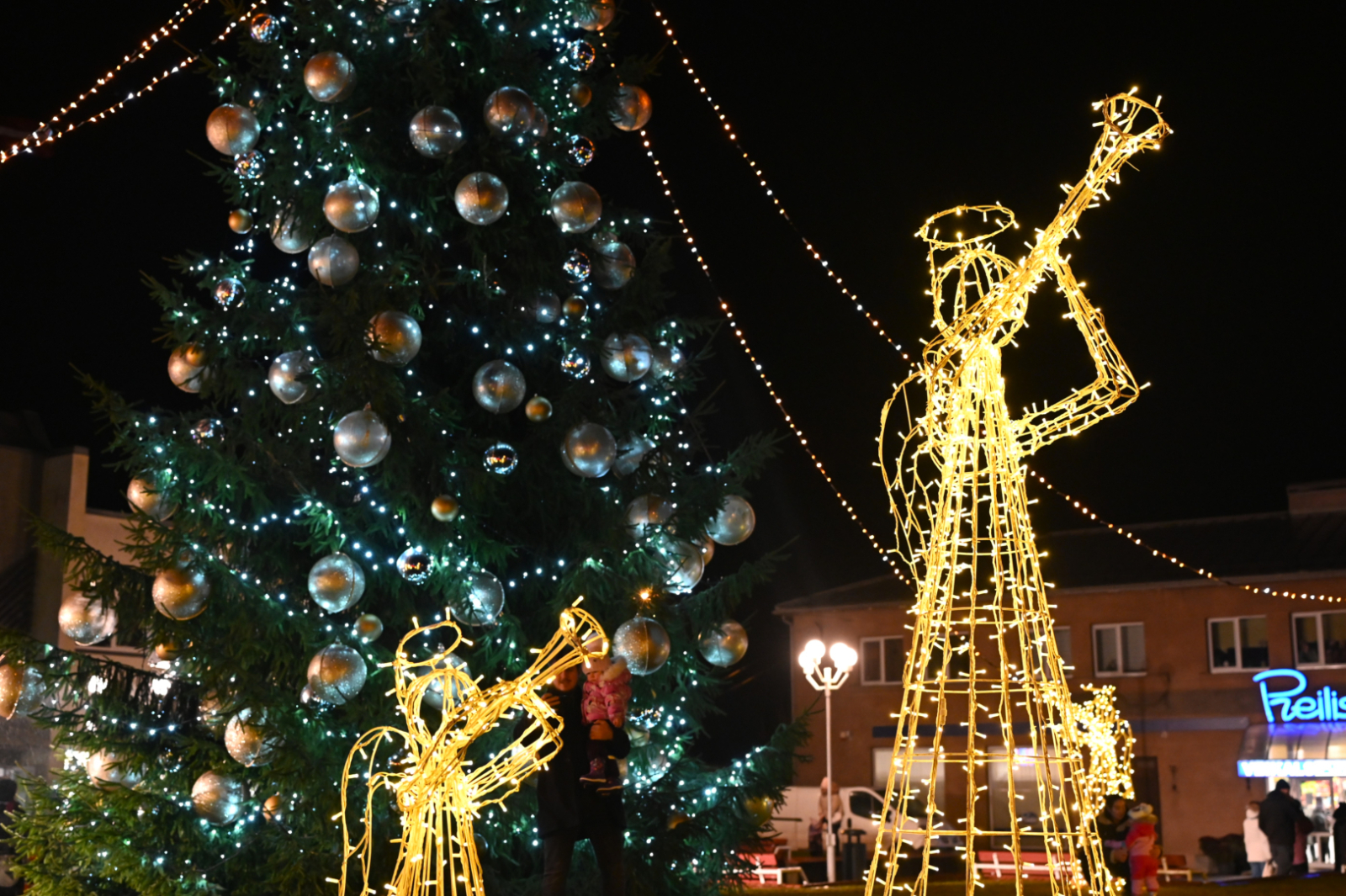 Preiļos ienāk Ziemassvētki