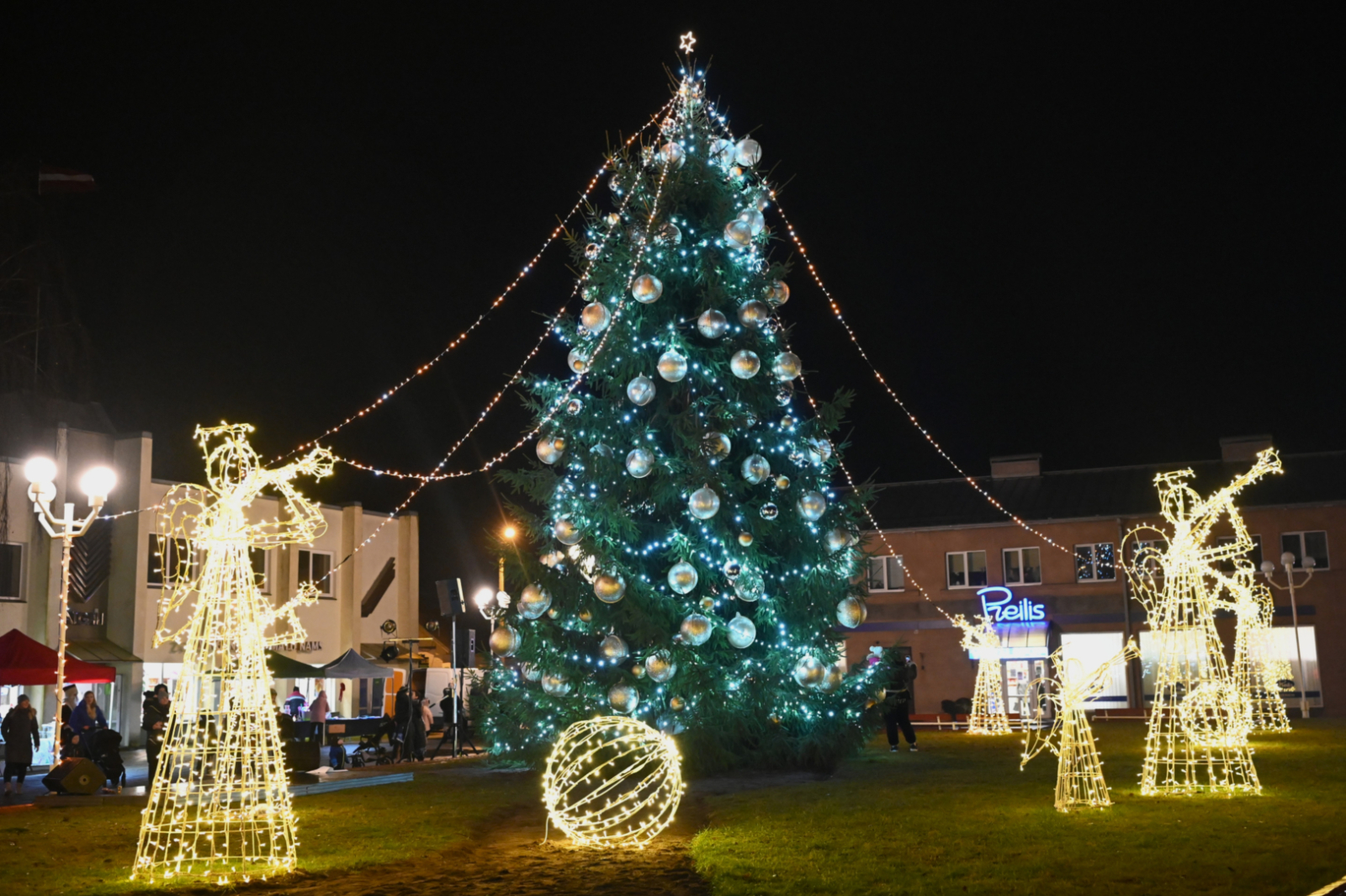 Preiļos ienāk Ziemassvētki