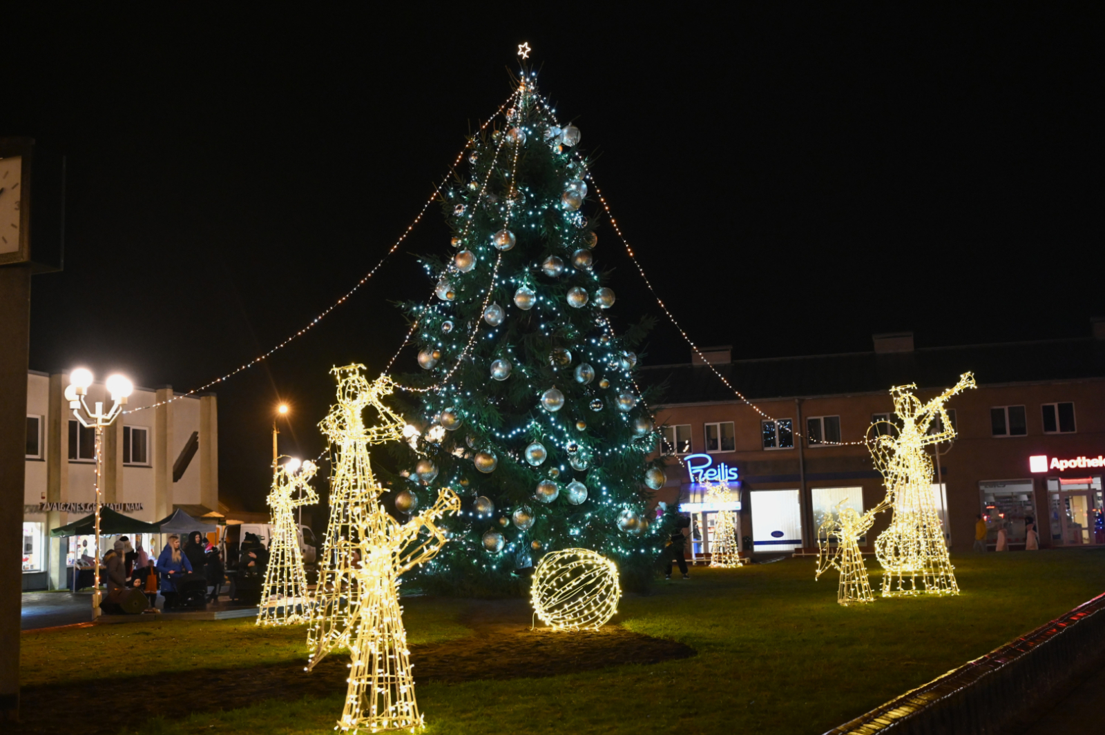 Preiļos ienāk Ziemassvētki