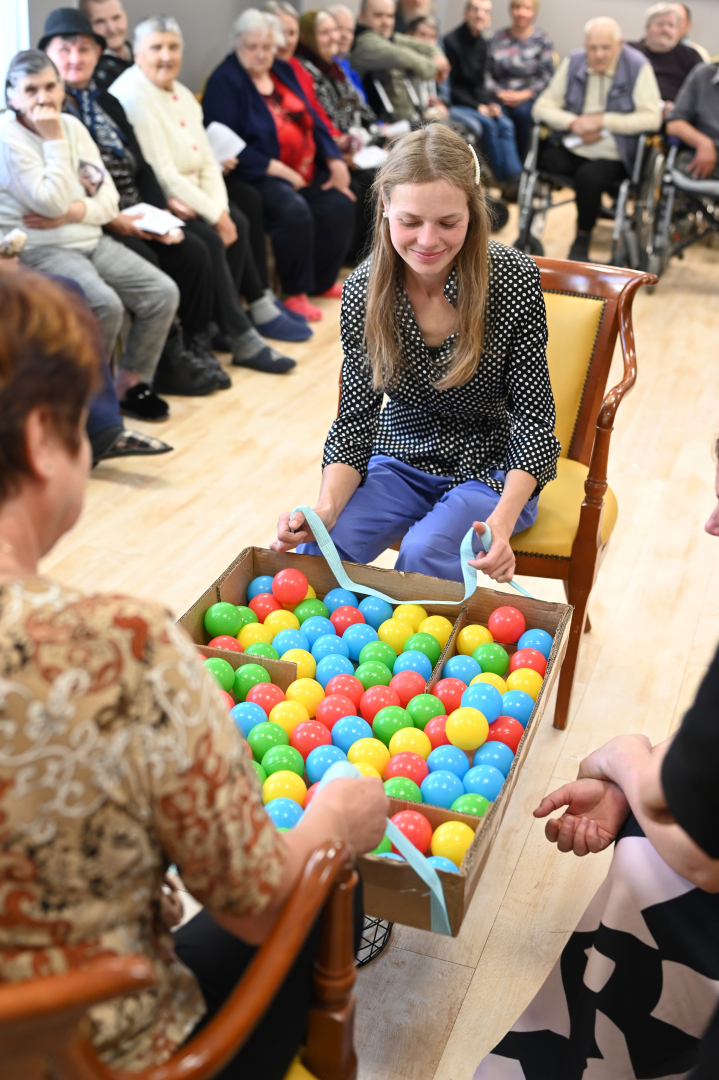 Sociālās aprūpes centrā “Vārkava” sirsnīgā gaisotnē tika atzīmēta Starptautiskā senioru diena