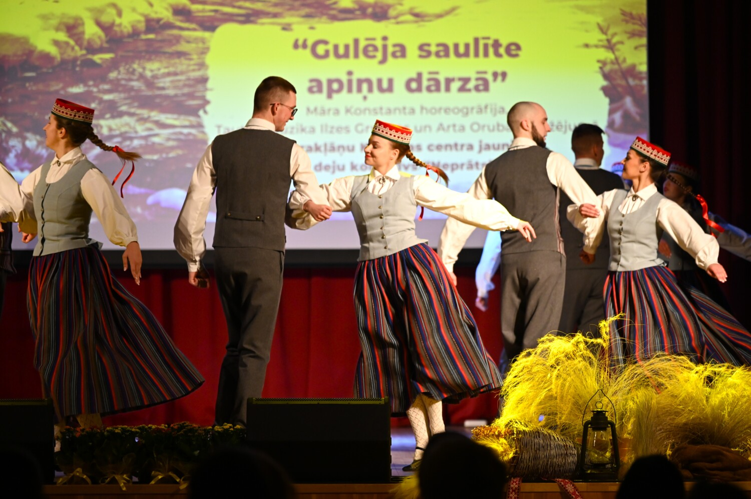 Tautas deju kolektīvu sadancis "Ziemas danči"