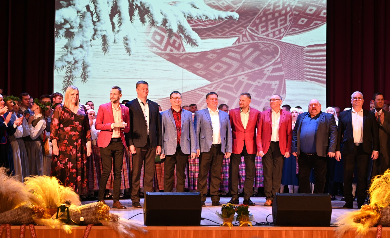 Tautas deju kolektīvu sadancis "Ziemas danči"