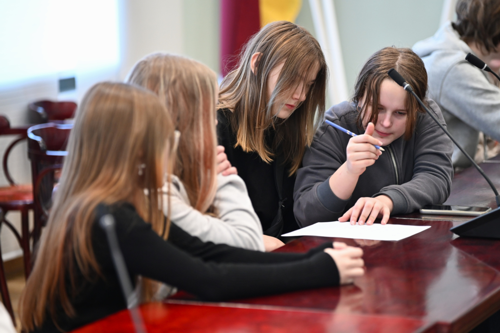 Preiļu 1. pamatskolas skolēni iepazīst pašvaldības budžeta veidošanas procesus