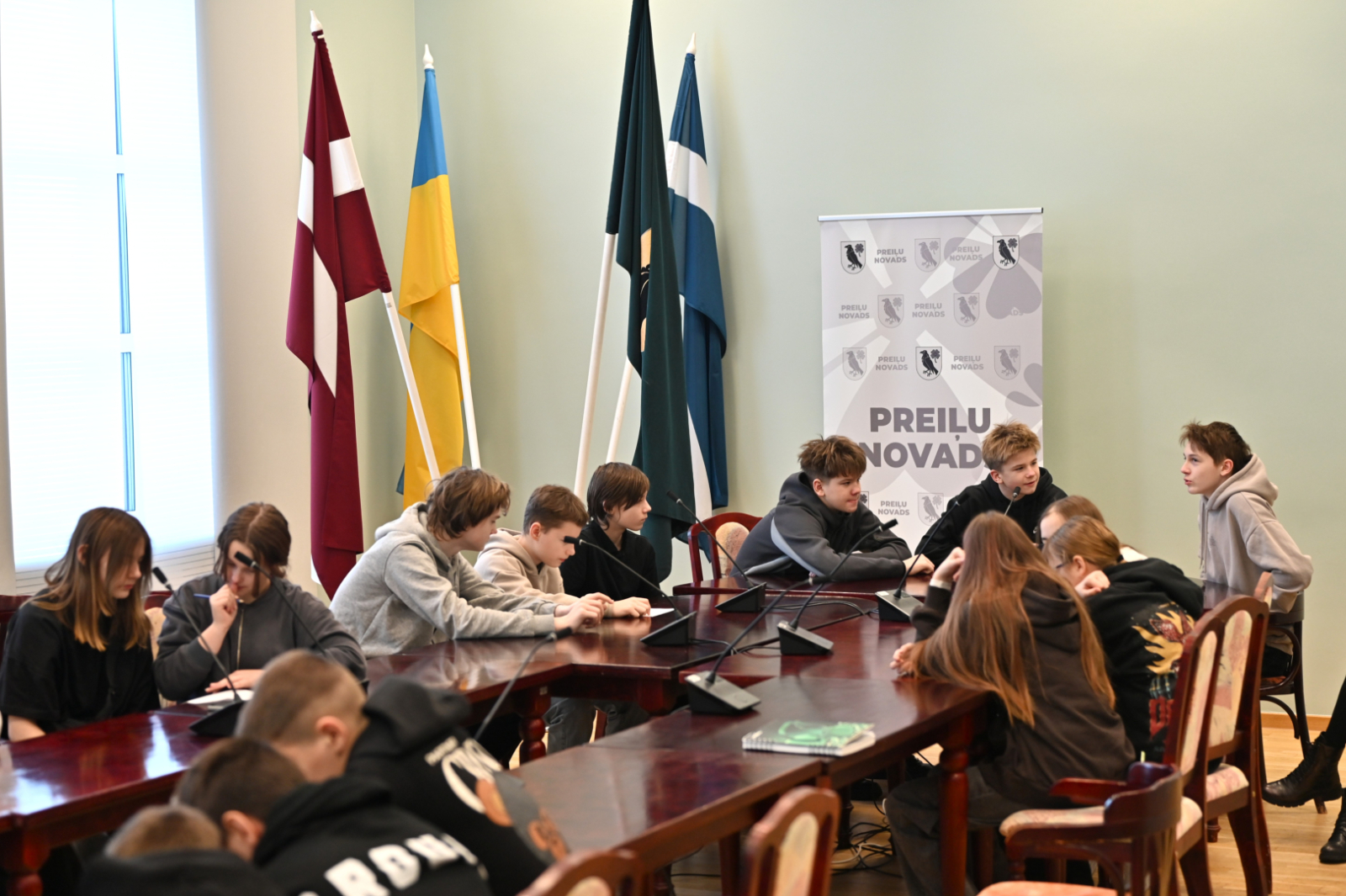 Preiļu 1. pamatskolas skolēni iepazīst pašvaldības budžeta veidošanas procesus