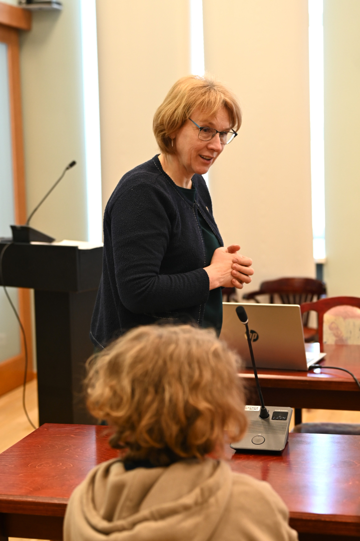 Preiļu 1. pamatskolas skolēni iepazīst pašvaldības budžeta veidošanas procesus