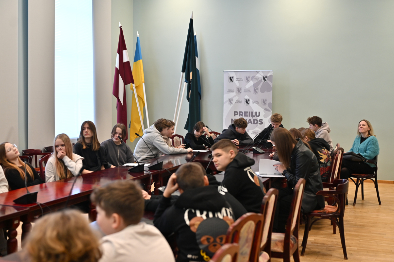 Preiļu 1. pamatskolas skolēni iepazīst pašvaldības budžeta veidošanas procesus