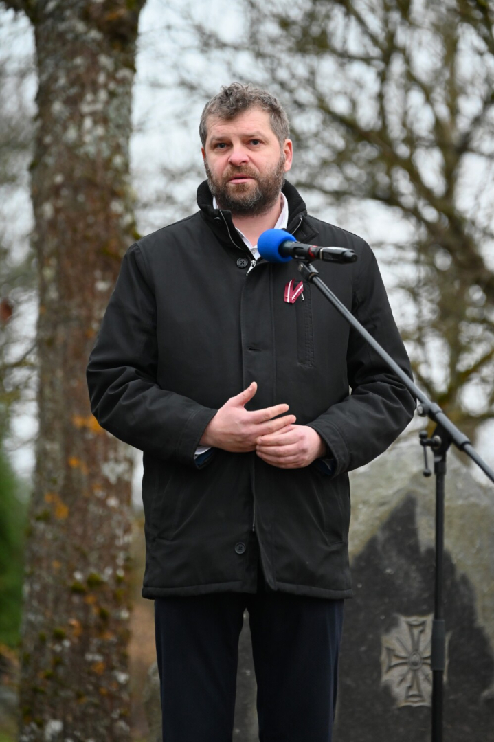 Piemiņas brīdis pie Lāčplēša kara ordeņa kavaliera Ignata Beča piemiņas akmens