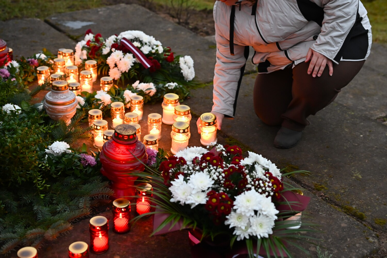 Piemiņas brīdis pie Lāčplēša kara ordeņa kavaliera Ignata Beča piemiņas akmens