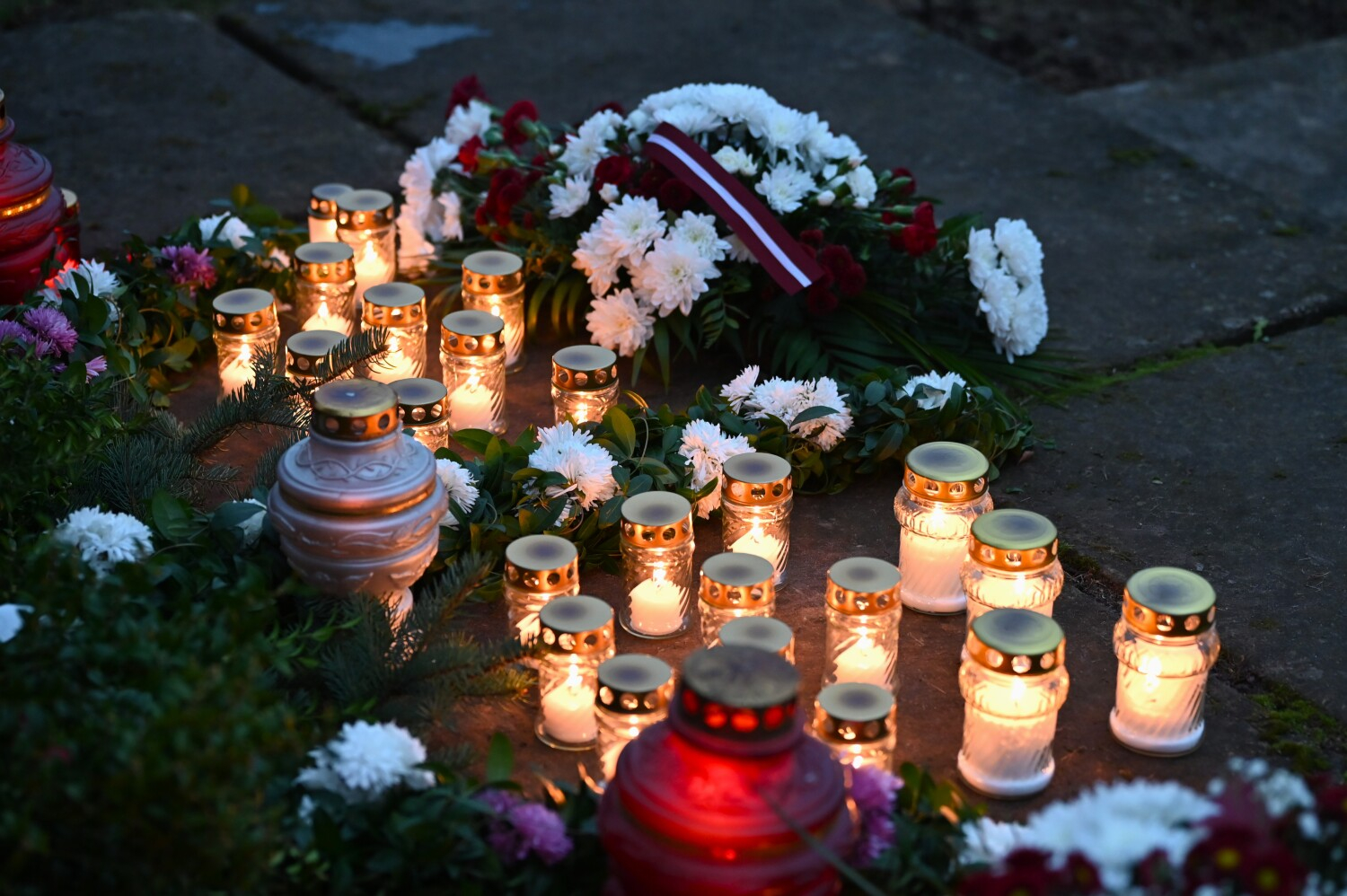 Piemiņas brīdis pie Lāčplēša kara ordeņa kavaliera Ignata Beča piemiņas akmens