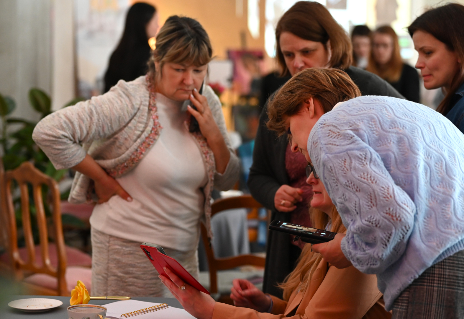 iedvesmas pēcpusdiena uzņēmējiem “Aiz kadra: Kā uzņēmējam runāt par sevi, lai citi klausītos?”