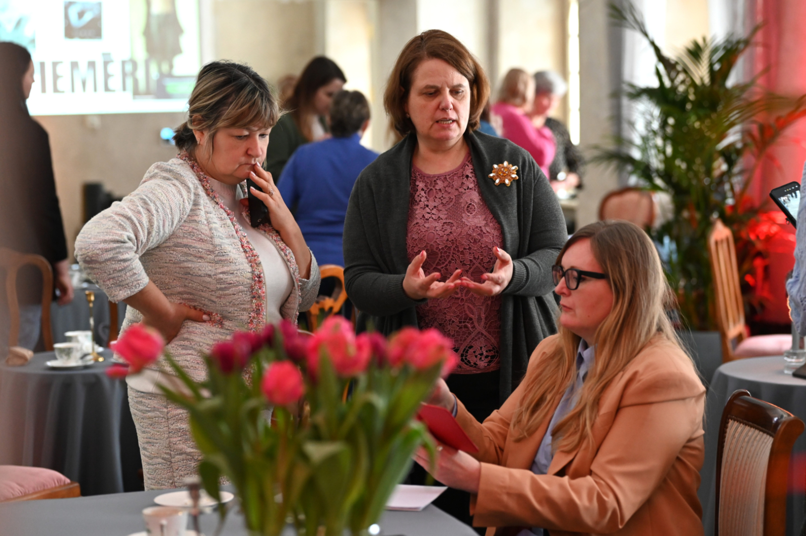 iedvesmas pēcpusdiena uzņēmējiem “Aiz kadra: Kā uzņēmējam runāt par sevi, lai citi klausītos?”